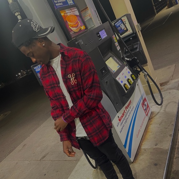 Meet your Posher, Dakota - Picture 1 of 1